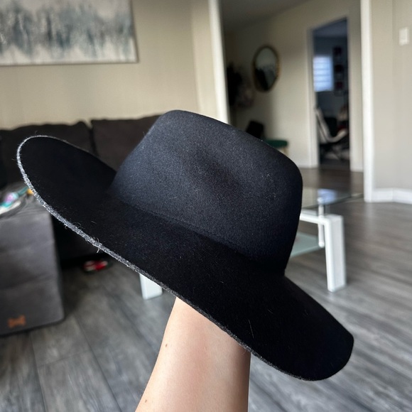 Floppy Black Wide-Brim Hat - Picture 4 of 6